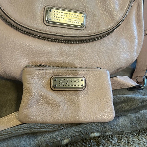 Marc Jacobs Natasha Q Crossbody with matching wallet - Picture 3 of 14